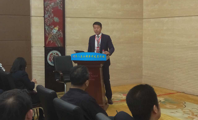 （文／张维斌律师）史大佗，知名律师，泰国大拓律师事务所主任。尤其擅长于处理中泰投资与贸易法律问题。泰国曼谷吞武里大学特聘教授。史大佗在第一论坛中提出了三个关键词：趋势、转型、链接。1、趋势