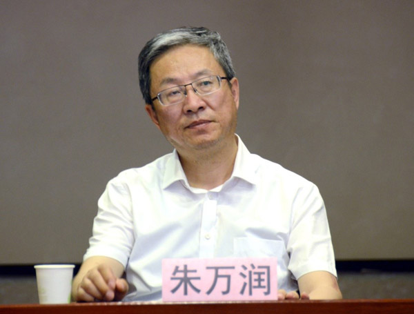 6月17日，省律协涉法涉诉信访案件工作委员会2017年度年会在兰州召开，省律协监事长朱万润出席会议。省律协副会长、委员会主任王祖国主持会议。 会议首先介绍了省律协成立该委员会的性质、成立目的和主要工作