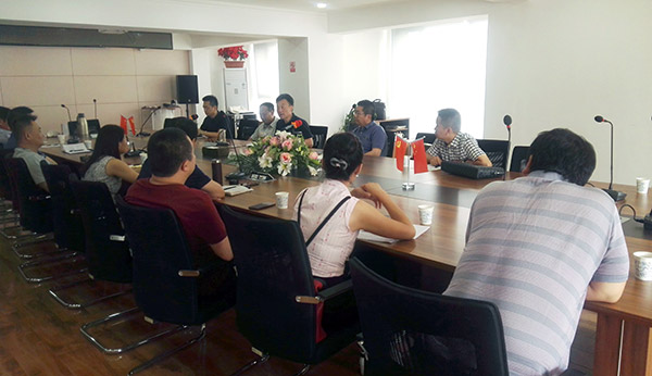 2017年7月8日，省律协政府法律顾问专业委员会学习贯彻甘肃省十三次党代会精神座谈会在兰州召开。省律协副会长赵耀传达了省十三次党代会精神，省律协常务理事、副秘书长、政府法律顾问专业委员会主任赵庆华主持