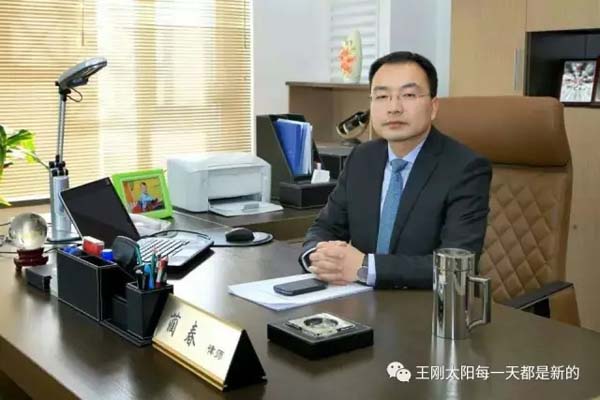 “把法律当信仰，不要当成谋生的手段，把律师当事业，不要当做职业，把自己当律师，不要当成惟利是图的商人。”在嘉峪关偶遇嘉峪关市律师协会副会长、政协嘉峪关市第九届委员会常务委员会委员、甘肃梓钊律师事务所主