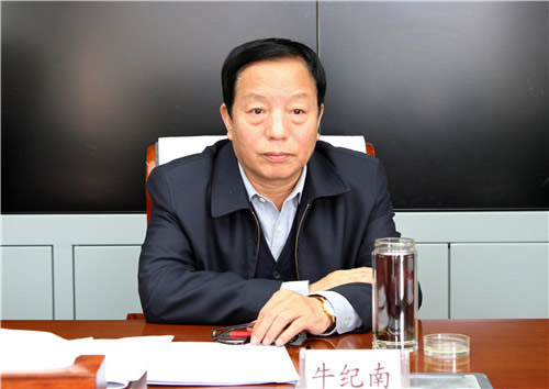 12月27日，甘肃省律师工作联席会议第一次会议在省司法厅召开，联席会议召集人、省司法厅副厅长牛兴全主持会议。省委防范和处理邪教工作领导小组办公室、省法院、省检察院、省政府外事办、省公安厅、省国家安全厅