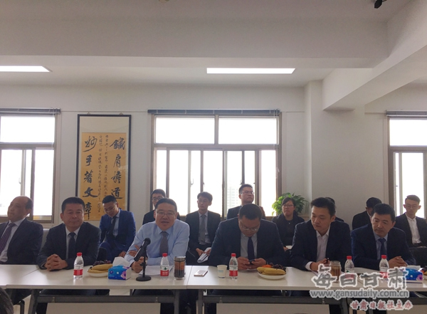 3月15日下午，甘肃金城律师事务所在兰召开座谈会。省司法厅副厅长、省律师协会党组书记牛兴全出席座谈会并讲话。资深律师及媒体记者共50余人参加了此次座谈会，就律所专业化建设发展的话题展开探讨，提出建设性