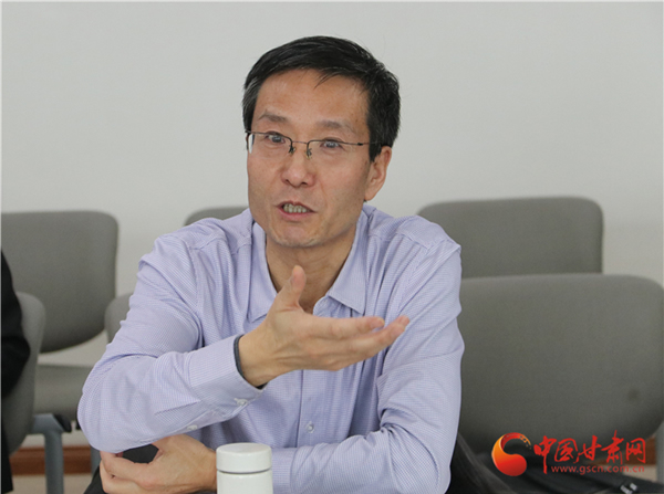 3月15日下午，甘肃省司法厅副厅长、甘肃省律师协会党组书记牛兴全到甘肃金城律师事务所就推动律所专业化建设展开调研。他表示，专业化建设是律师行业发展的必由之路，通过推进律所专业化发展，提升律师职业水平，