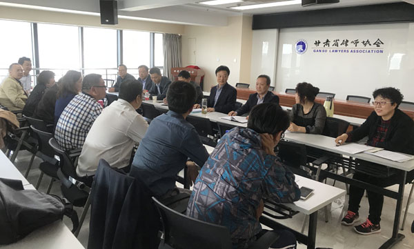 4月2日下午，甘肃省律师协会直属分会第三届理事会第二次会议在省律协会议室召开。省律协副会长、直属分会会长赵耀，直属分会副会长王森、霍吉栋、周文杰、张小娟，直属分会秘书长邹世语，副秘书长胡婉婷、余春生、