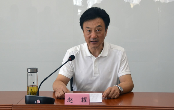 8月17日，甘肃省律师协会以案释法典型案例发布会在省律协会议室举行。省律协副会长赵耀向新闻媒体介绍了本次发布的以案释法案例具体情况。省律协秘书长张维武主持发布会。