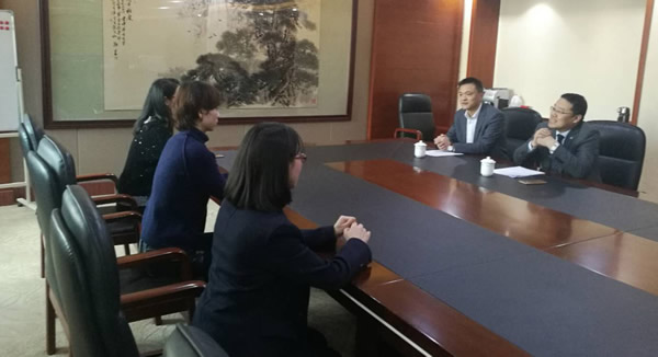 12月4日，在以第五个国家宪法日和全国首个“宪法宣传周”活动为契机，省律协副会长、民营经济律师法律服务队副队长王祖国等深入民营企业开展了法律服务活动。