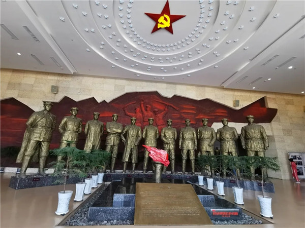 2020年5月4日，中共酒泉市律师行业党委、酒泉市律师协会青委会组织青年律师前往张掖市高台县开展主题为“弘扬五四精神、绽放战疫青春”的纪念“五·四运动”学习拓展活动。