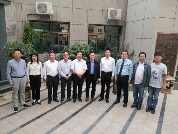 9月8日下午，安徽省律师协会副会长张晓健一行6人莅临甘肃考察交流。省律协副会长赵耀、王祖国，省律协秘书长张维武、副秘书长赵庆华陪同考察。