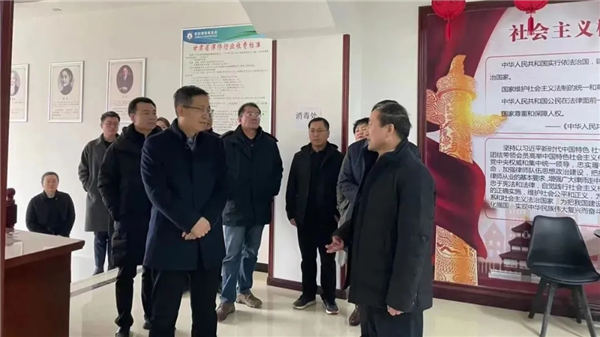 2020年12月31日，甘肃省司法厅党委委员、副厅长、甘肃律师行业党委书记韩世峰到临夏州慰问老律师，并深入律所调研、指导律所党建及规范化建设工作。