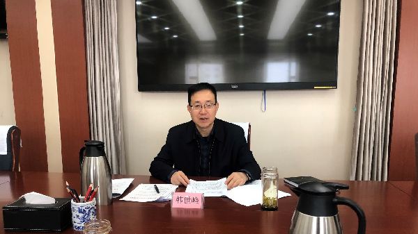 3月12日上午，甘肃律师行业党委召开2021年第2次党委会议。省司法厅党委委员、副厅长、甘肃律师行业党委书记韩世峰主持会议并讲话。