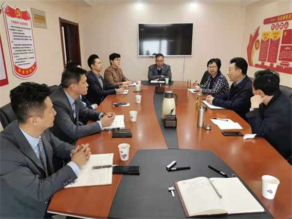 4月22日上午，甘肃省律师协会七届理事会召开第一次会长办公会议。省律协会长赵耀，副会长王祖国、刘吉颖、王亦农、雷声、杨永明，副秘书长董军翔、邹世语参加会议?；嵋檠肓耸÷尚嗍禄峒嗍鲁こ掠衿嫉交峒喽健? title=