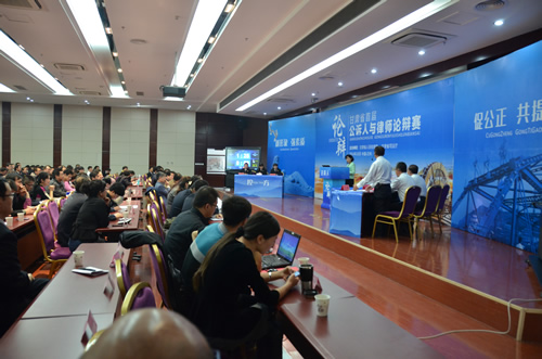 10月21日至10月25日，省检察院与省司法厅联合举办了甘肃省“首届公诉人与律师论辩赛”。