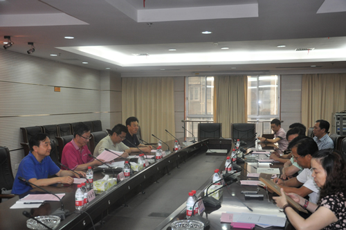 2014年7月12日至17日，由省律师协会副会长朱万润带队，与我省律师协会常务理事赵庆华、王金贵,理事石金星、赵耀一行五人，前往江西、湖南参观考察学习。期间，参观了江西豫章律师事务所、江西求正沃德律师