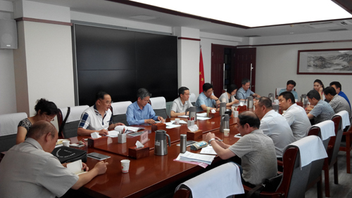 7月21日下午，甘肃省律师协会党组召开“三严三实”专题教育学习研讨会，会议由省司法厅副厅长、省律协党组书记牛兴全主持，省律协党组成员、直属分会党总支部书记及各党支部书记参加了会议。